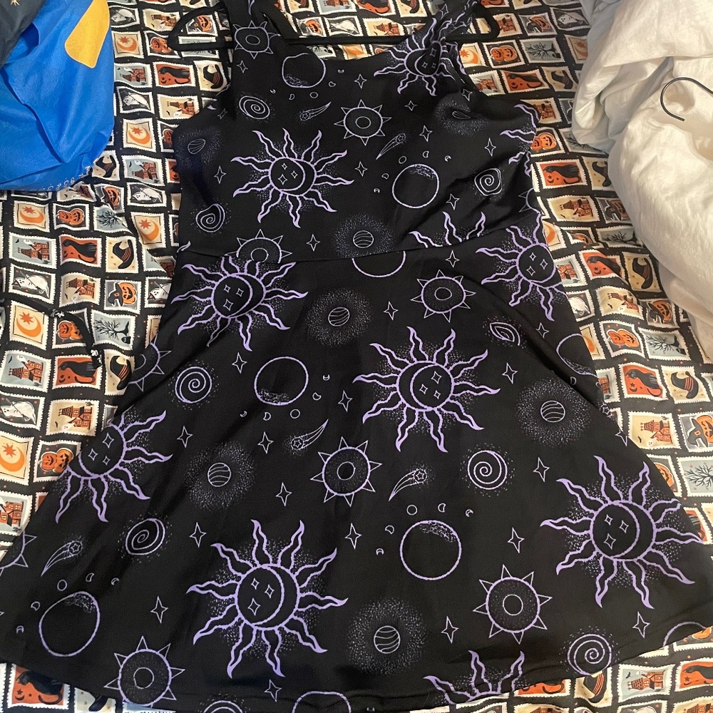 Pop fit dress sun and moon